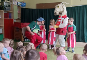 Kornelka, Antek i Szymon w roli kowali