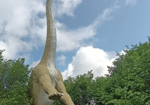 Dinozaur w parku