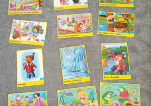 Plansze z najbardziej znanymi bajkami.