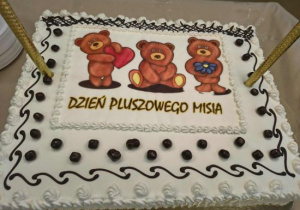 Tort na urodziny misia.