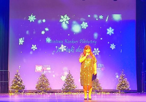 Pani Dyrektor wita laureatów konkursu Jest taki dzień.