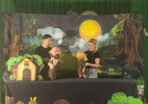 Scena ze spektaklu "Jaś i Małgosia"