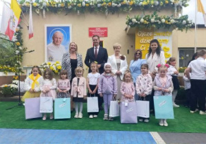 Laureaci konkursu plastycznego.